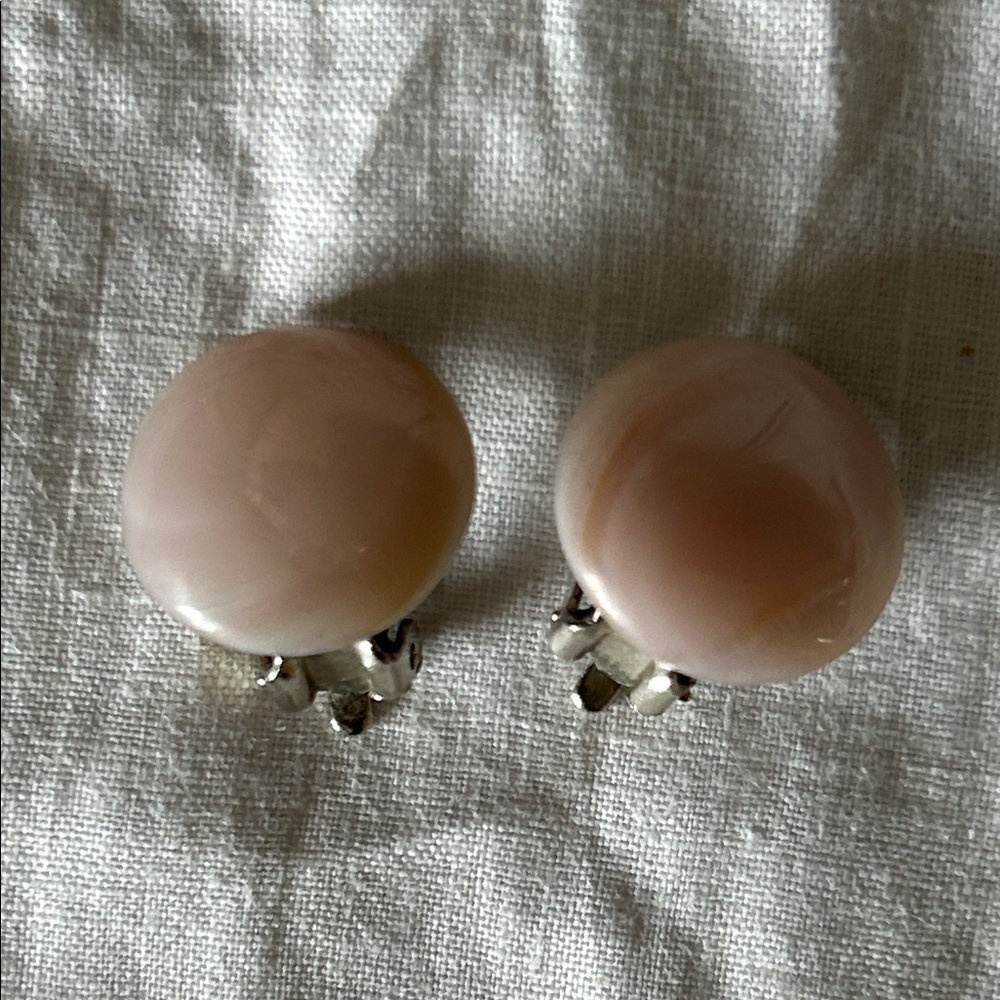 Source Unknown Pink Shell Clip-On Earrings
